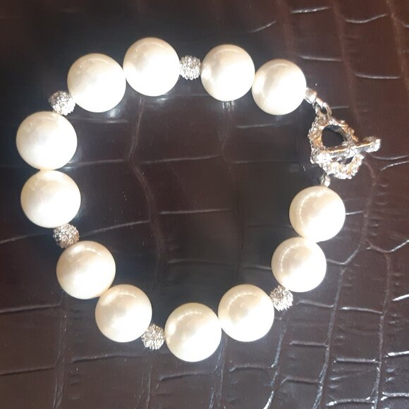 Pan Pacific South Ocean Shell Pearl Bracelet w/ Rhinestone & Silver Tone Spacers - Picture 1 of 10